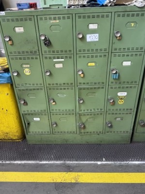 1 Schließfachschrank, 16-fach